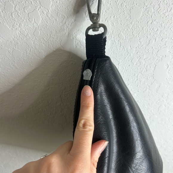 Vintage Cadillac Logo, Black Leather, Zipper, Belt Clip, Bag, Pouch, lined faux - Picture 4 of 11